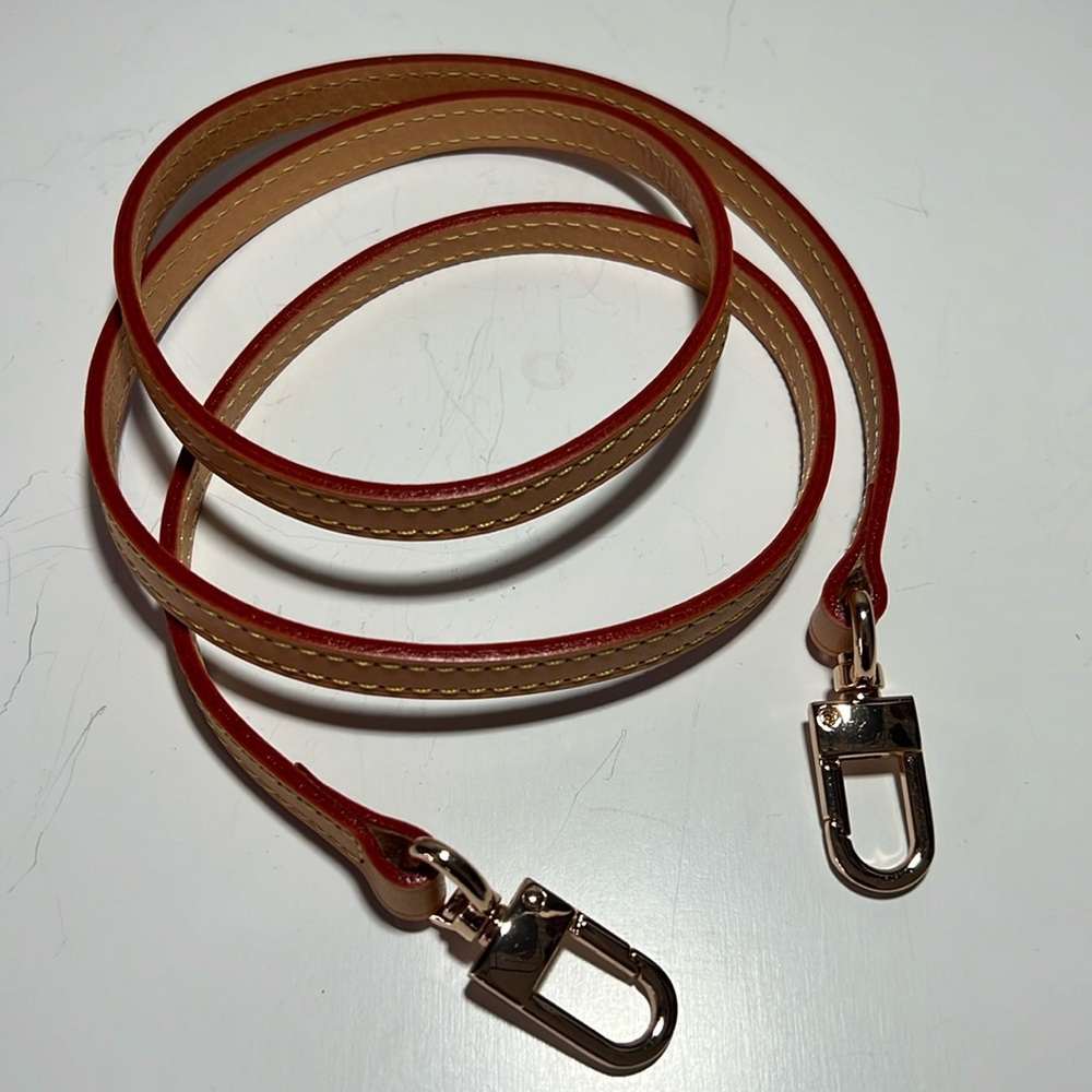 Vachetta shoulder strap only 39” BAG NOT FOR SALE for show purposes only